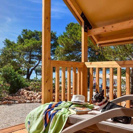 Glamping Ugljan Hotell Zadar Exteriör bild